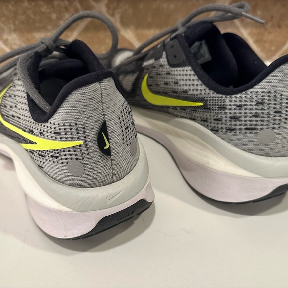 Men’s Nike Running shoes -size 13 - Picture 2 of 8